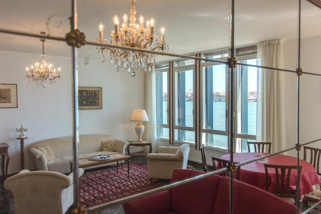 Ve.n.i.ce Cera Palazzo Gardella Venice