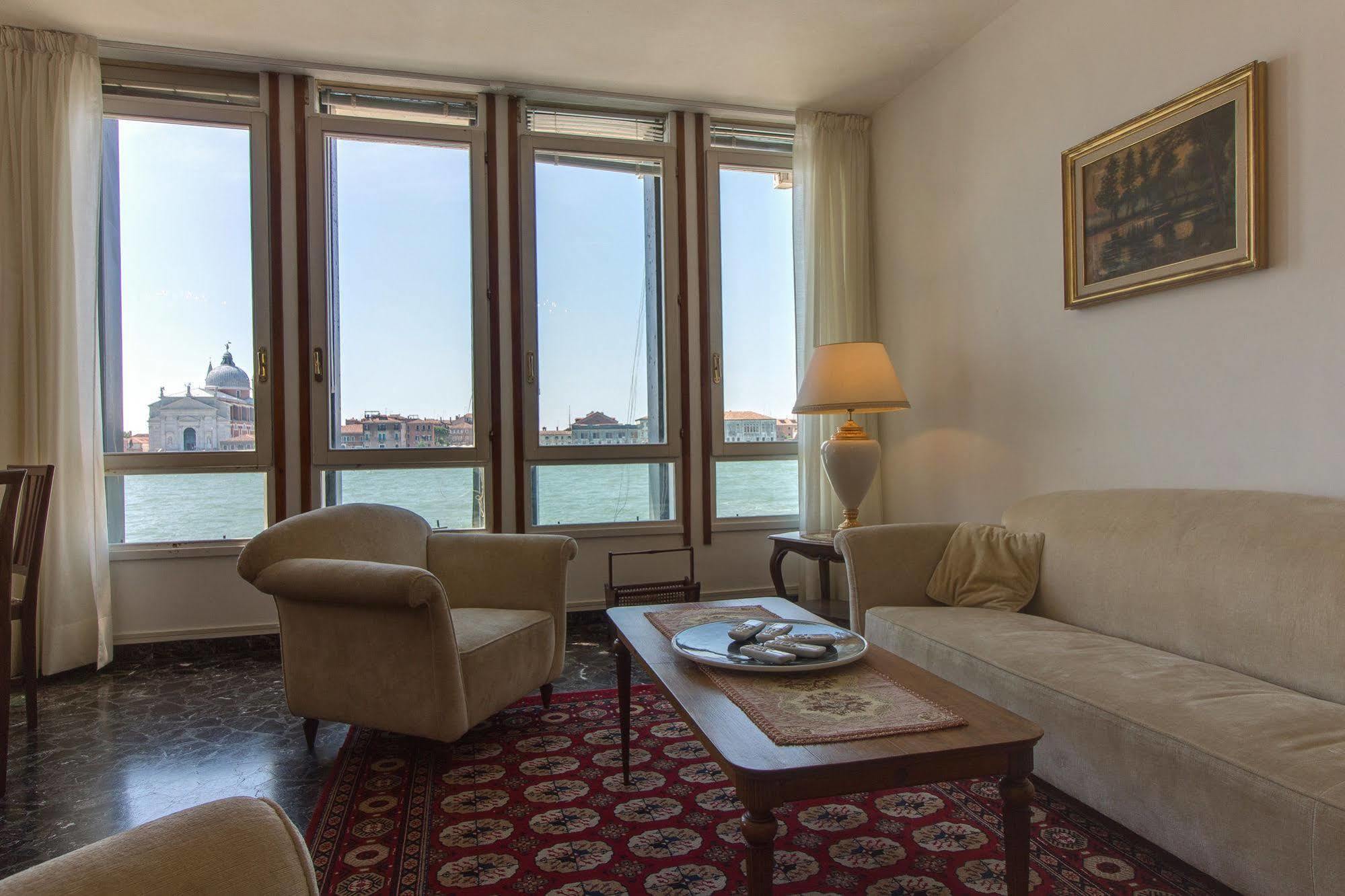 Ve.n.i.ce Cera Palazzo Gardella * Venecia