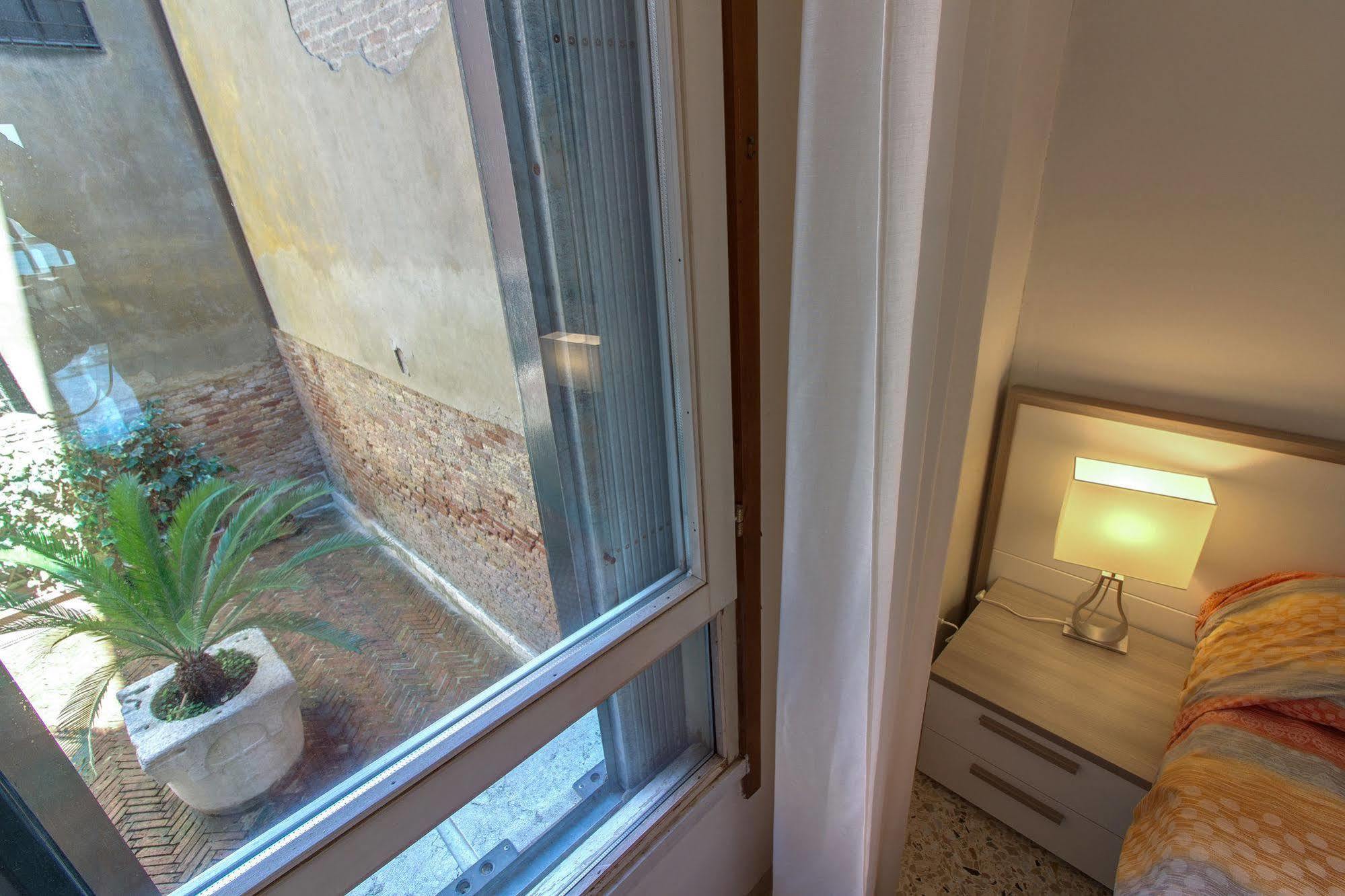 Ve.n.i.ce Cera Palazzo Gardella Venecia